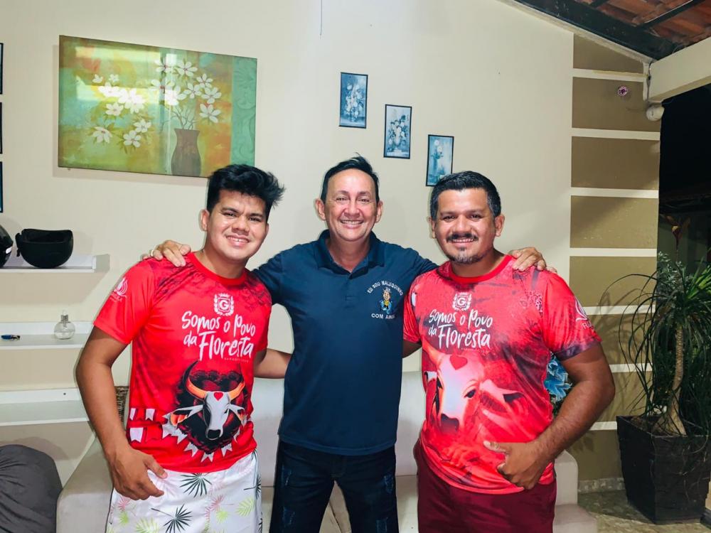 Coreógrafos do Garantido, irmãos Cabral aderem a pré-candidatura de Babá Tupinambá Coreógrafos do Garantido, irmãos Cabral aderem a pré-candidatura de Babá Tupinambá