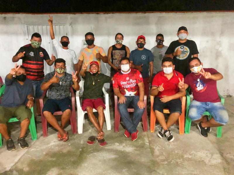 Messias Albuquerque recebe apoio de artistas do tribal do Boi Garantido   