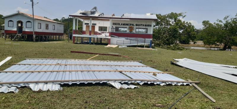 Descaso: Escola recém-inaugurada é destelhada na comunidade do Tutira em Barreirinha