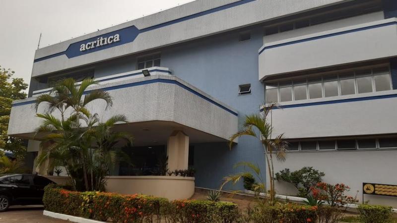 A Crítica demite jornalistas em retaliação à greve por salário em dia