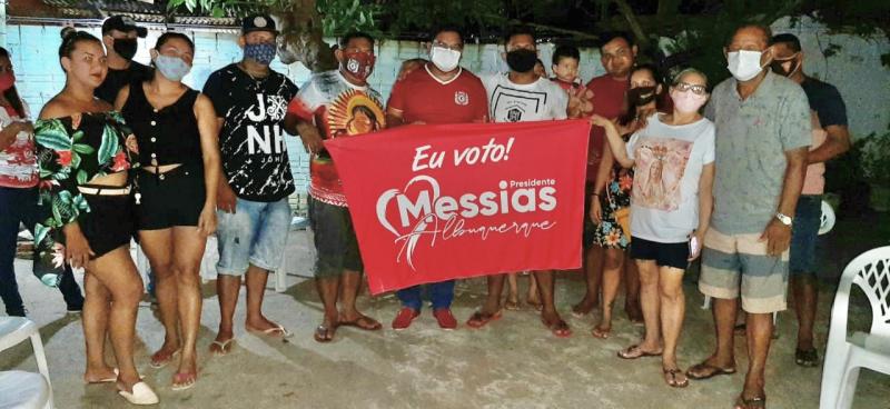 Messias Albuquerque recebe apoio do artista de alegorias Lenno Souza   