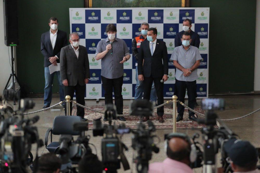 Wilson Lima anuncia volta às aulas presenciais do Ensino Fundamental em Manaus