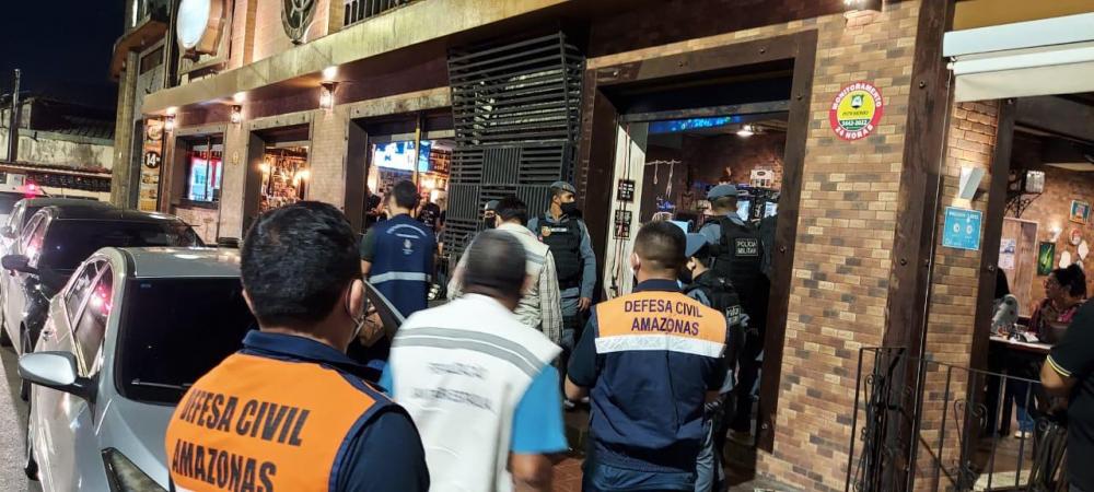 Em fiscalizações no fim de semana, CIF fecha 11 locais e autua seis estabelecimentos em Manaus