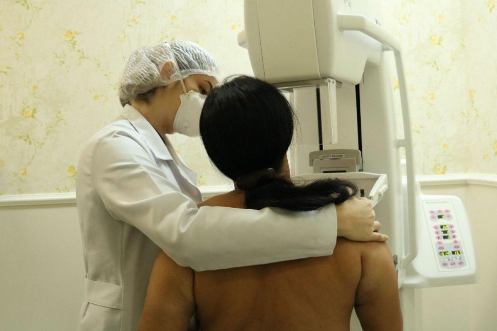 Outubro Rosa alerta sobre importância do exame de mamografia no Amazonas