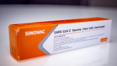 Primeiras doses da vacina CoronaVac chegam ao Brasil em uma semana, diz Doria
