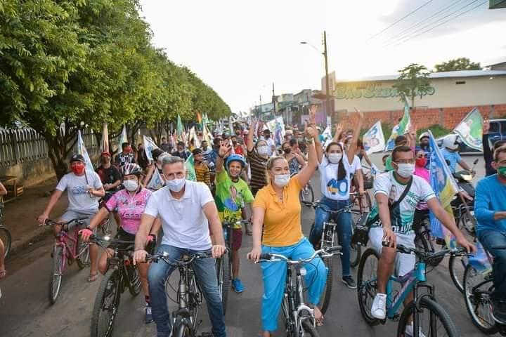 Com pedalaço pelas ruas de Parintins, Juscelino Manso encerra campanha Com pedalaço pelas ruas de Parintins, Juscelino Manso encerra campanha