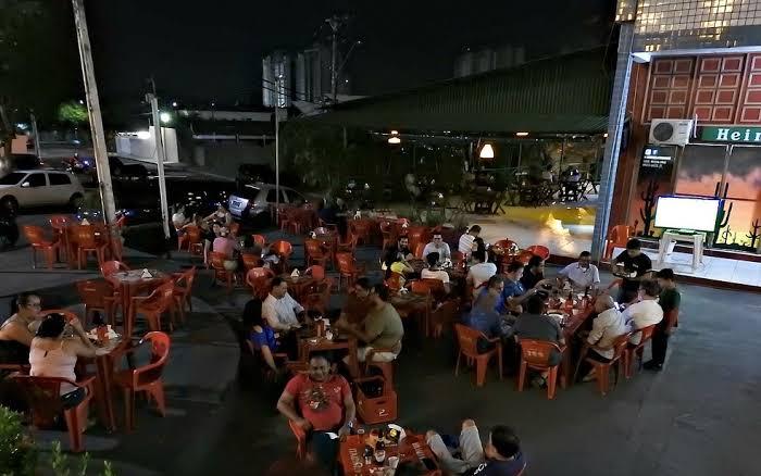 Bares e casas de shows voltam a funcionar a partir desta terça-feira (1º), em Manaus