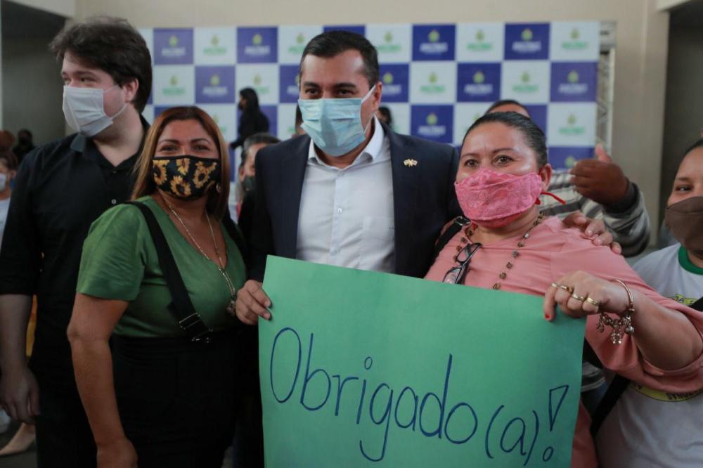 Wilson Lima anuncia abono do Fundeb, de até R$ 12 mil, para 26,7 mil servidores estaduais da educação