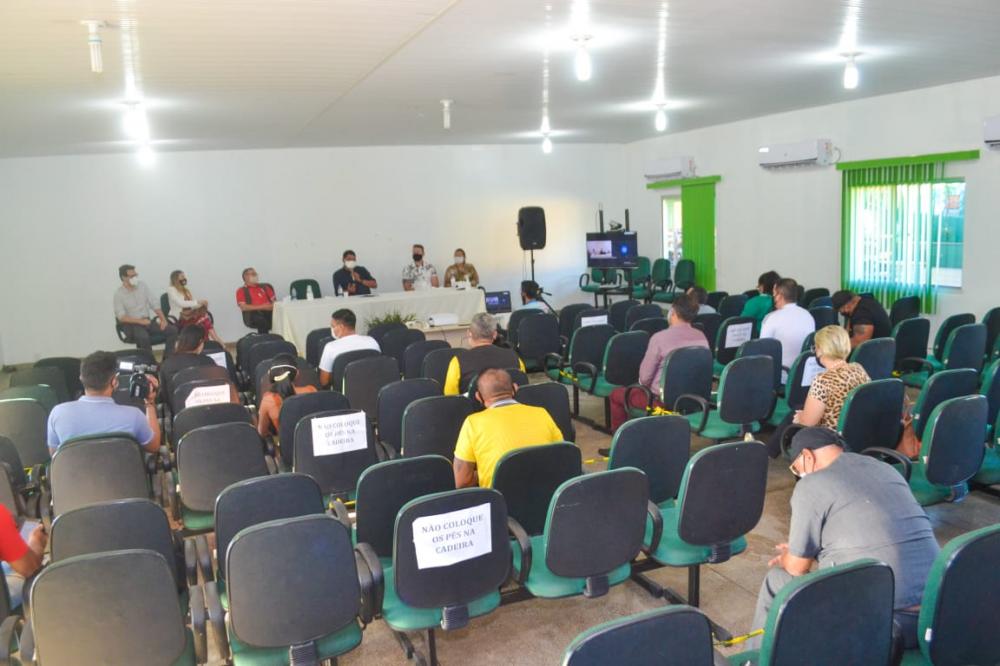 Comitê de Covid-19 mantém decreto e define proibição de eventos para o fim de ano em Parintins
