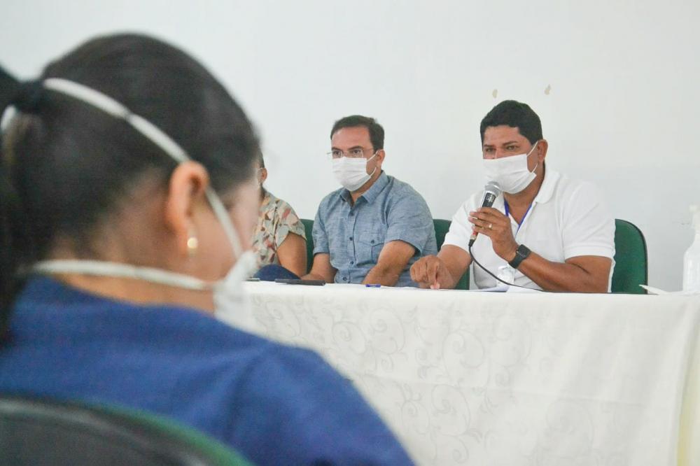 Em Parintins, Bi Garcia anuncia planejamento para compra de vacina contra a Covid-19