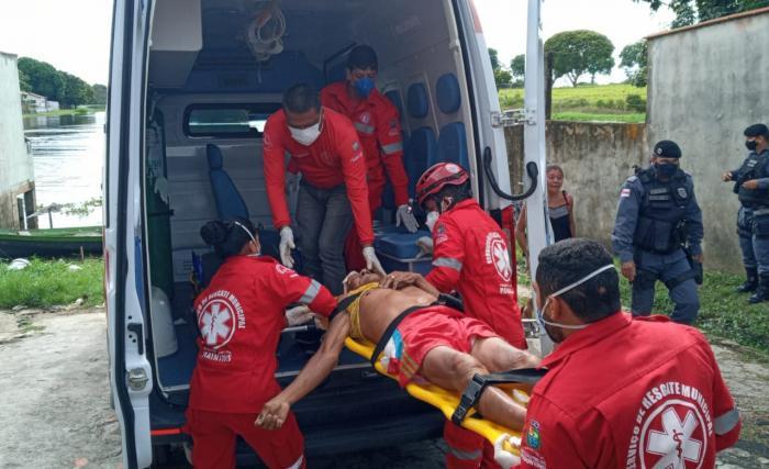 Homem é morto a tiro na beira do lago do Macurani, em Parintins 
