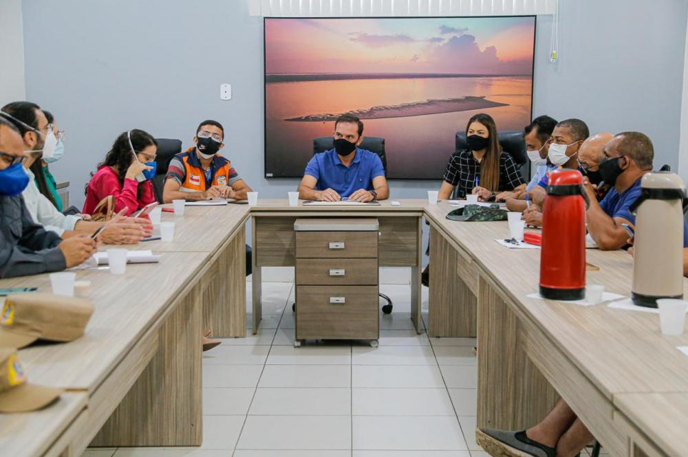 Parintins promove encontro para formação do comitê de enfrentamento aos desastres naturais