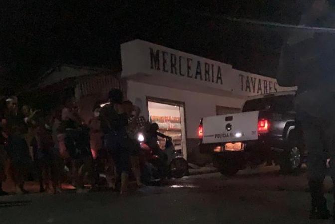 Em Nhamundá, homens armados rendem empresário e assaltam mercadinho