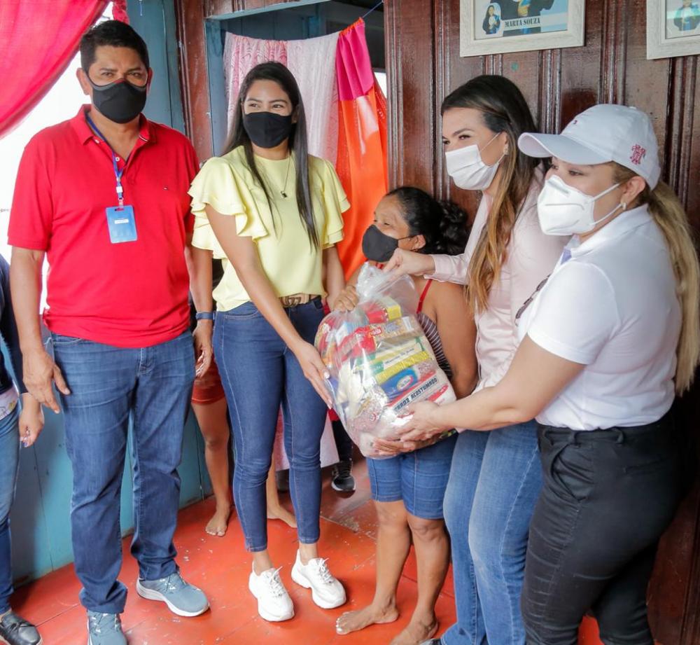 Prefeitura e Estado se unem para prestar auxílio a famílias de áreas alagadas de Parintins