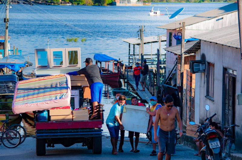 Em Nhamundá, Prefeitura inicia remoção de famílias atingidas pela cheia dos rios 