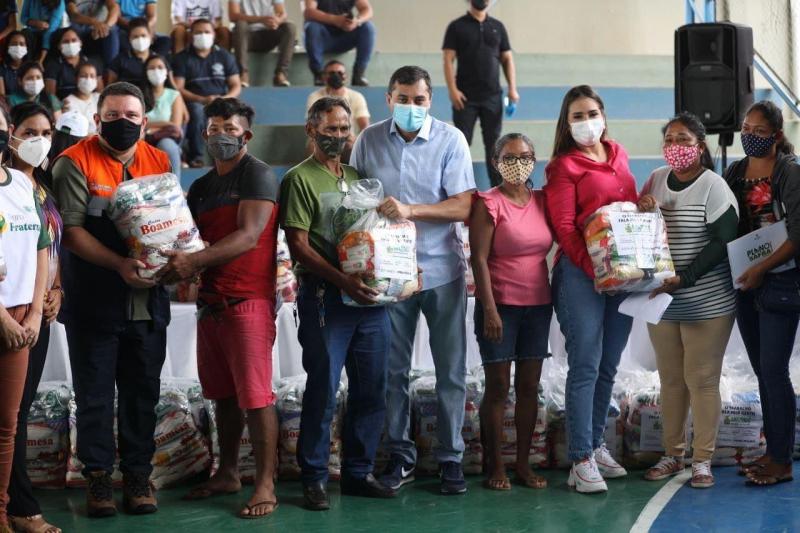 Governo do Amazonas e Federação da Agricultura entregam cestas básicas a produtores rurais em Autazes
