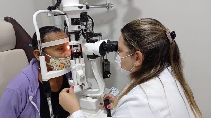 Em Parintins, mais de 300 atendimentos oftalmológicos são realizados pela Prefeitura