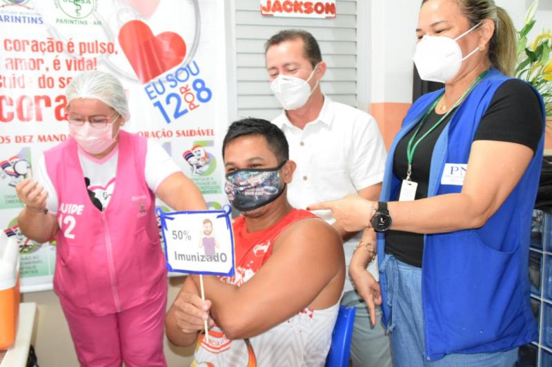 Parintins promove vacinação de mais de 1 mil pessoas em 24 horas