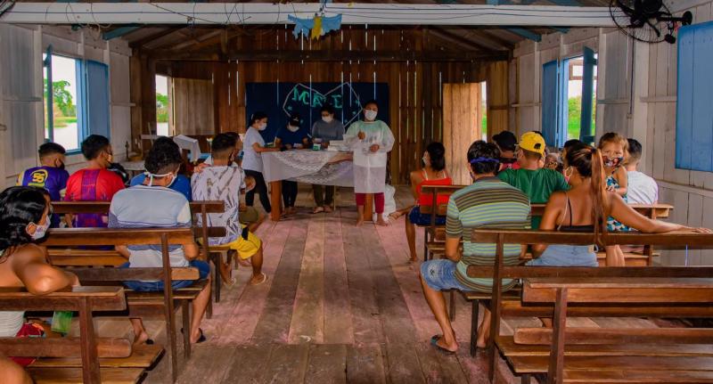 Em Nhamundá, população ribeirinha acima de 18 anos e sem comorbidades começa a ser vacinada