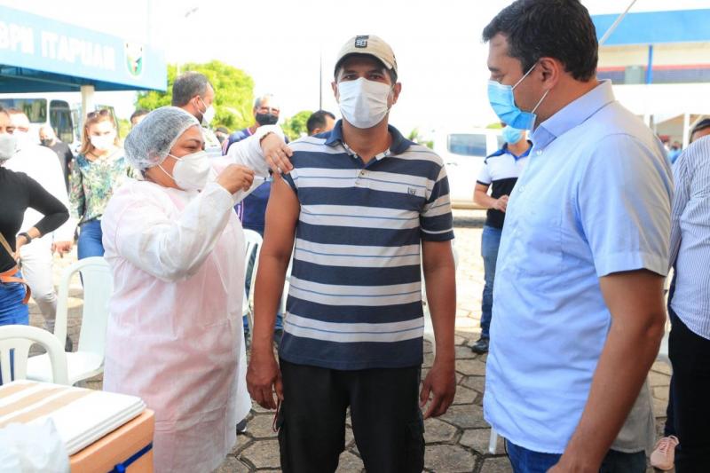 Em Manacapuru, governador Wilson Lima destaca trabalho para acelerar vacinação nos municípios