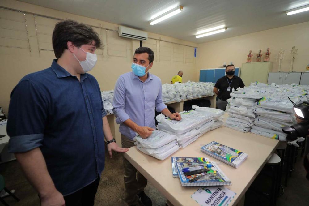 Governador Wilson Lima anuncia programa ‘Dignidade Menstrual’, que vai distribuir absorventes higiênicos nas escolas públicas