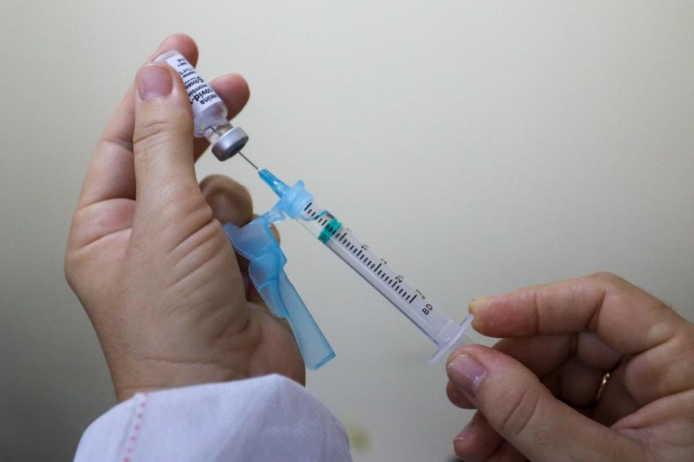 Vacina Amazonas: Governo  do Estado envia 15 mil doses de vacina para ação em Parintins