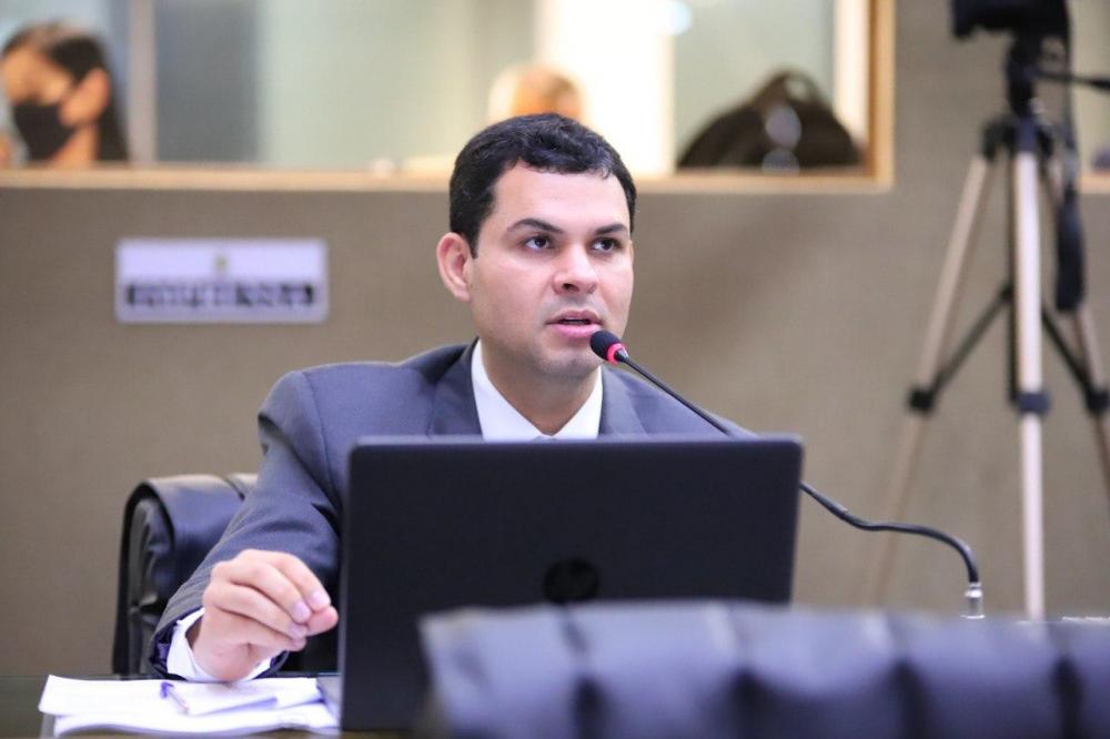 Aleam aprova projeto que obriga academias a adotarem medidas contra assédio e importunação sexual às mulheres Aleam aprova projeto que obriga academias a adotarem medidas contra assédio e importunação sexual às mulheres