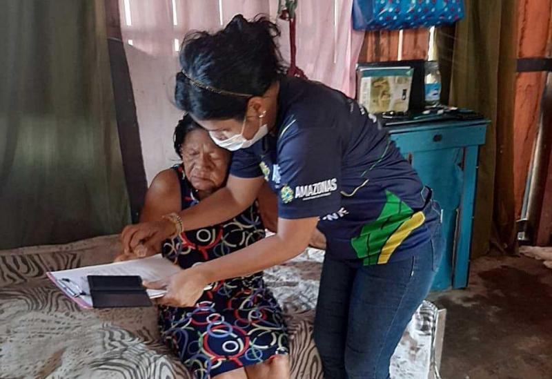 Governo do Amazonas iniciou a distribuição dos cartões do Auxílio Enchente em Parintins