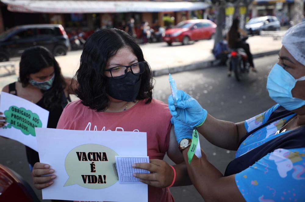 Parintins vacina mais de 2 mil pessoas nas primeiras horas do “Vacina Amazonas”