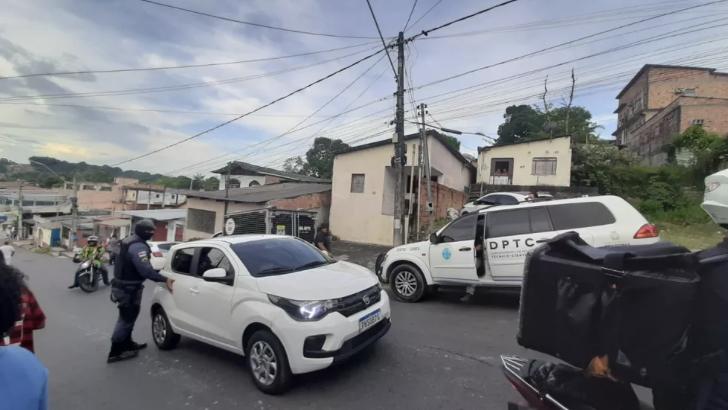 Homem mata esposa a facadas dentro de casa após discussão em Manaus