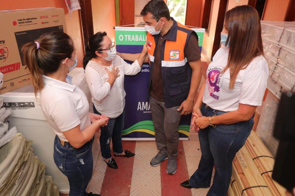 Wilson Lima entrega R$ 55 mil em equipamentos para instituição que atende mulheres vítimas da violência doméstica em Tabatinga
