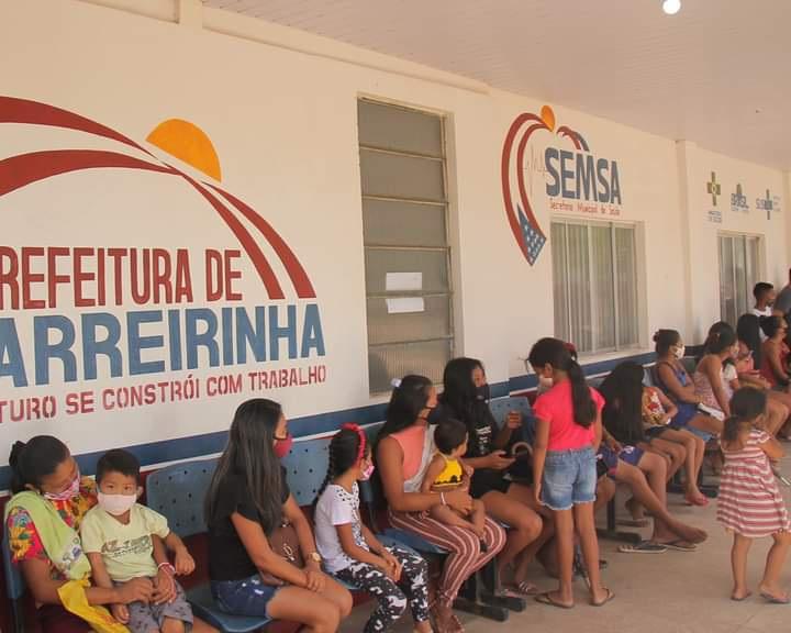 População de Barreirinha marca presença em massa no Dia D de vacinação contra a Influenza