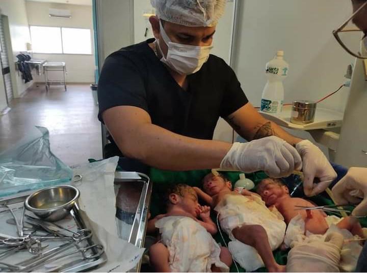 Médico se surpreende ao 'descobrir' 3º bebê durante parto de gêmeos no Amazonas