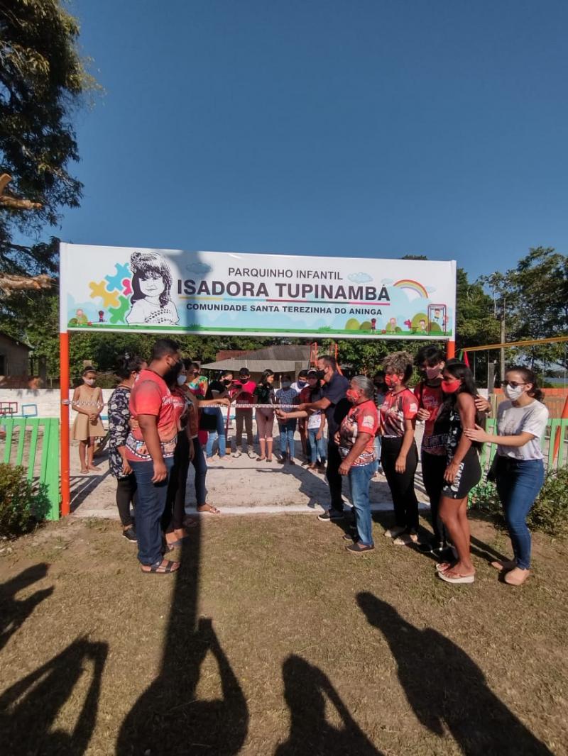 Comunidade do Aninga recebe parque infantil, conquistado por Babá Tupinambá 