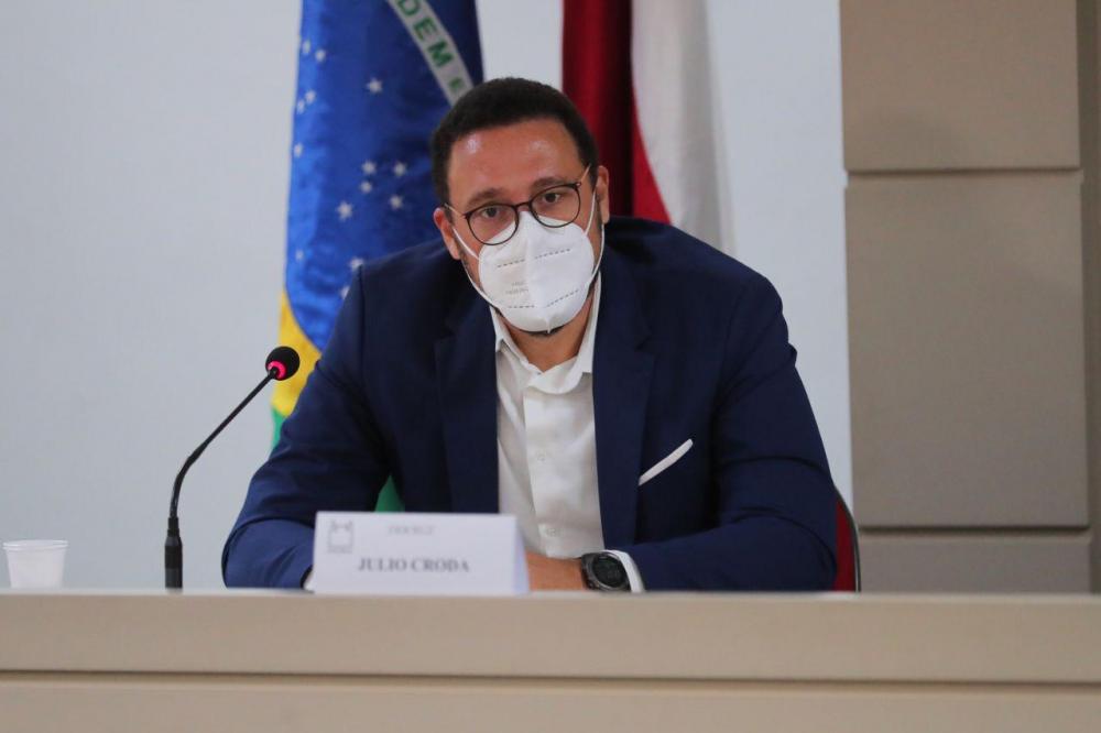CoronaVac é eficaz contra variante Gama, indica estudo feito com profissionais da saúde em Manaus 