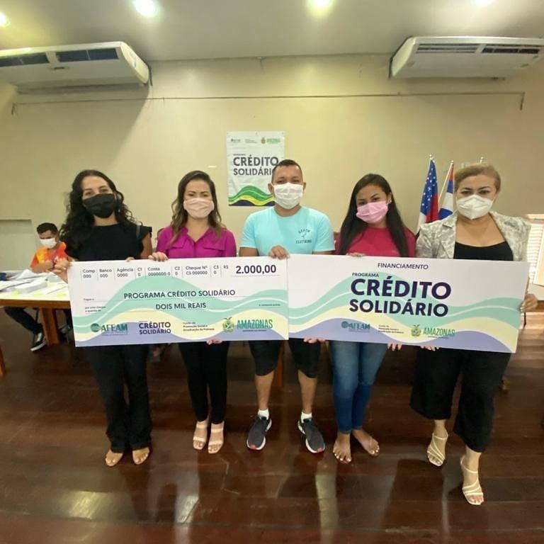 Crédito Solidário: proponentes de Parintins recebem pagamentos do programa do Governo do Amazonas