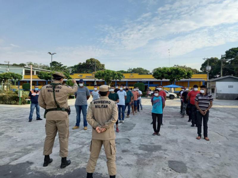 Brigadistas de Canutama recebem capacitação para atuar em queimadas na região Amazônica
