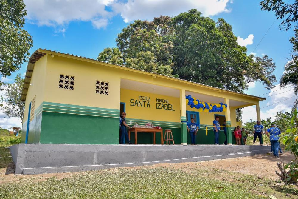 Em Nhamundá, Prefeitura Municipal realiza inauguração e dá ordem de serviço para reforma de escolas na zona rural da cidade 