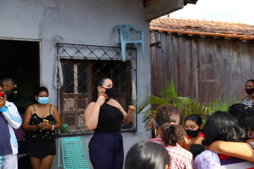 Vereadora Vanessa Gonçalves reúne com famílias da Rua Antônio Meireles, no bairro Itaúna 1 Vereadora Vanessa Gonçalves reúne com famílias da Rua Antônio Meireles, no bairro Itaúna 1