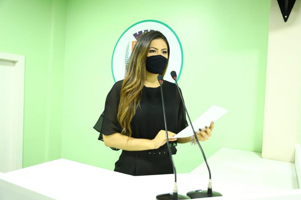 Vereadora Brena Dianná solicita o Reajuste Salarial e demais concessões de direito para os Servidores Efetivos de Parintins Vereadora Brena Dianná solicita o Reajuste Salarial e demais concessões de direito para os Servidores Efetivos de Parintins