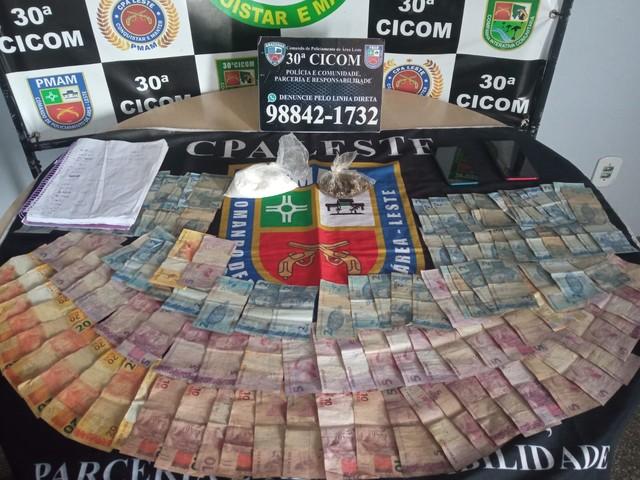 Em Manaus, duas mulheres são presas em bar, suspeitas de tráfico de drogas