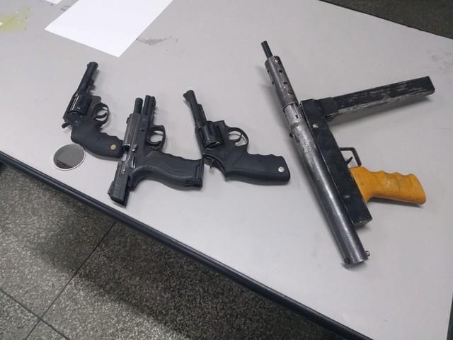 Foragido da justiça é baleado e dois são presos suspeitos de tentativa de homicídio em Manaus