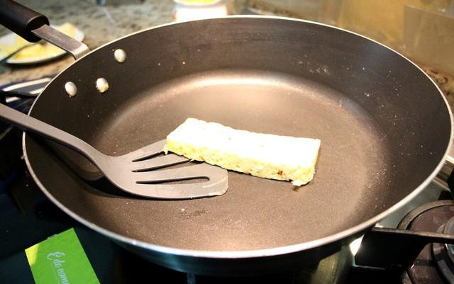 Queijos coalhos de panificadoras são recolhidos para análise após nove pessoas passarem mal no Amazonas