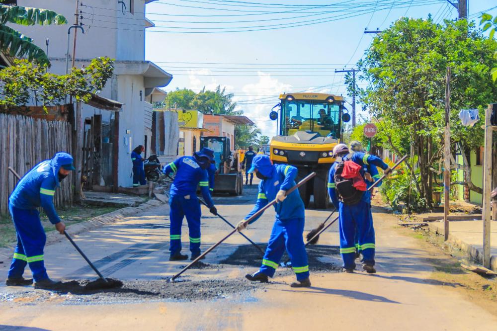Prefeitura de Parintins leva recapeamento asfáltico aos bairros da cidade