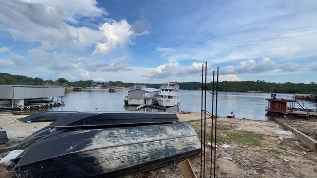 Aeronave de pequeno porte cai em rio, em Manaus