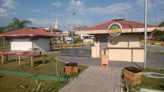 Dono de boteco que estava foragido da Justiça é assassinado a tiros em estabelecimento, em Manaus