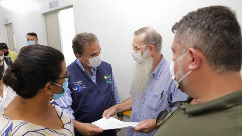 Secretário Anoar Samad realiza visita técnica para implantação de leitos de UTI em Parintins