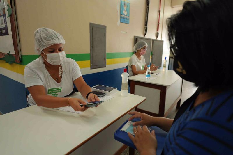 Dose de reforço para idosos de 70 anos é somente para quem tomou 2ª dose há seis meses, orientam SES-AM e FVS-RCP
