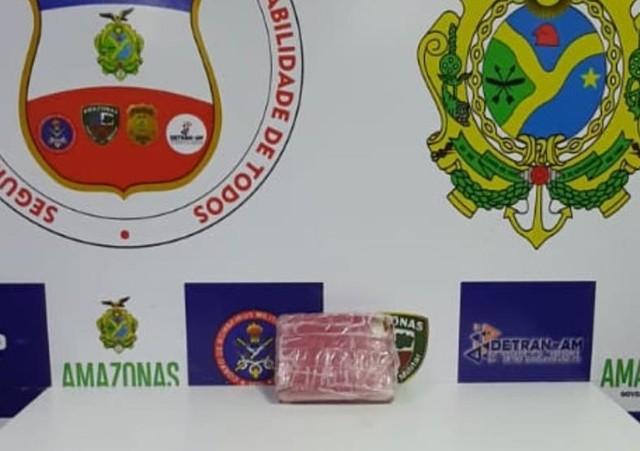 Droga escondida embaixo de caixa d’água de embarcação é apreendida no Amazonas