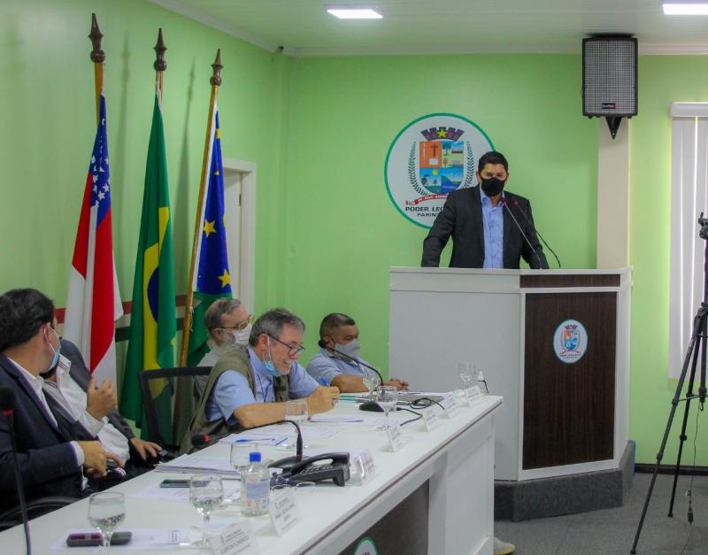 Bi Garcia afirma que está à disposição ao diálogo, mas reitera que a Prefeitura não deve nada ao Padre Colombo